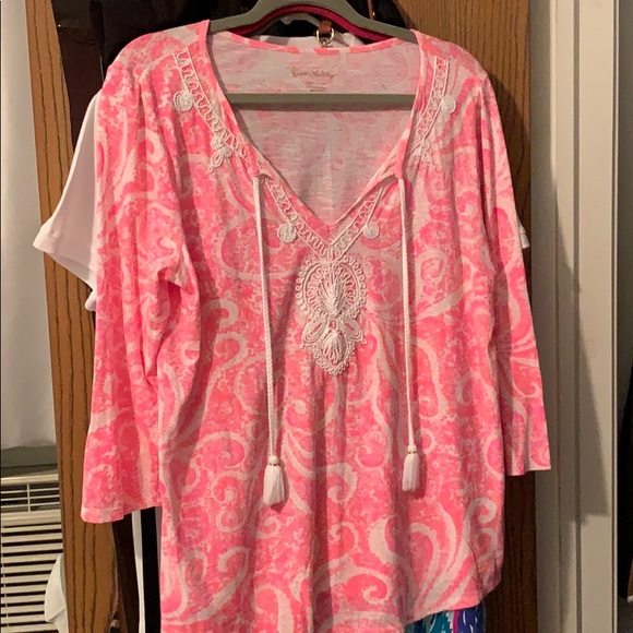 Lilly Pulitzer Tops - Lilly Pulitzer Holly Top in pink pout pbj